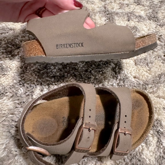 GUC Toddler Birkenstocks Size 24 (or 8 in US) - Picture 2 of 5